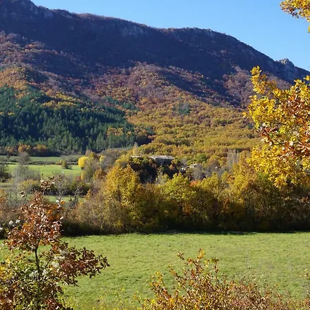 Le Hameau Des Liesses * Châteauneuf-Miravail