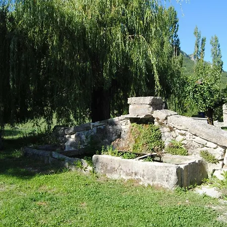 Le Hameau Des Liesses Bed & Breakfast *